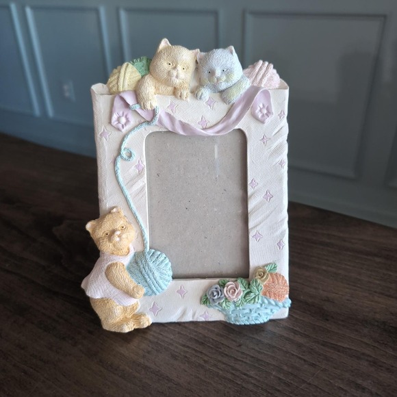 Other - Kitten Yarn Picture Frame Cream 3D Sculpted Resin Pastel Kitty Crochet Knit Cat